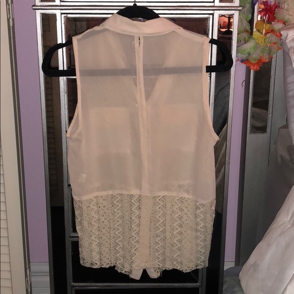 Button down tank w/ Lace - Picture 2 of 4
